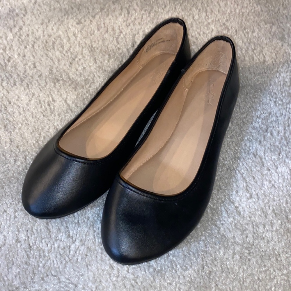 Women’s Black Ballet Style Slip On Flats